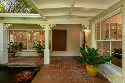 House in Pinecrest, Florida 4 bedrooms, 293.85 sq.m. № 1953677 - photo 2