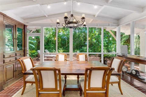 House in Pinecrest, Florida 4 bedrooms, 293.85 sq.m. № 1953677 - photo 7