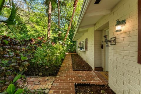 House in Pinecrest, Florida 4 bedrooms, 293.85 sq.m. № 1953677 - photo 30