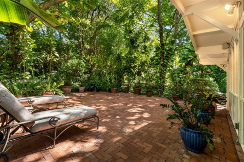 House in Pinecrest, Florida 4 bedrooms, 293.85 sq.m. № 1953677 - photo 28