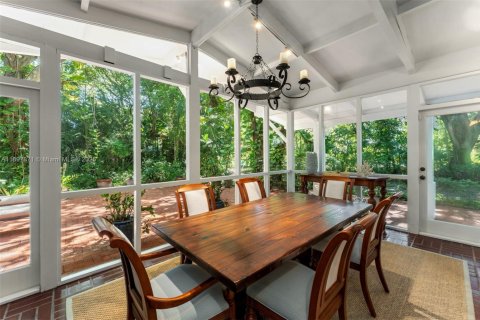 House in Pinecrest, Florida 4 bedrooms, 293.85 sq.m. № 1953677 - photo 8