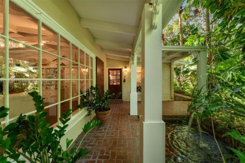 House in Pinecrest, Florida 4 bedrooms, 293.85 sq.m. № 1953677 - photo 3