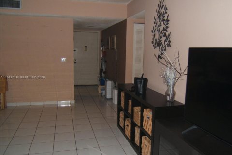 Купить кондоминиум в Майами, Флорида 2 спальни, 91.51м2, № 2049158 - фото 10