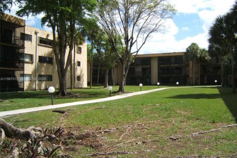 Купить кондоминиум в Майами, Флорида 2 спальни, 91.51м2, № 2049158 - фото 19