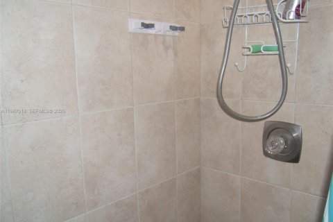 Купить кондоминиум в Майами, Флорида 2 спальни, 91.51м2, № 2049158 - фото 4