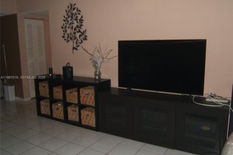 Купить кондоминиум в Майами, Флорида 2 спальни, 91.51м2, № 2049158 - фото 9