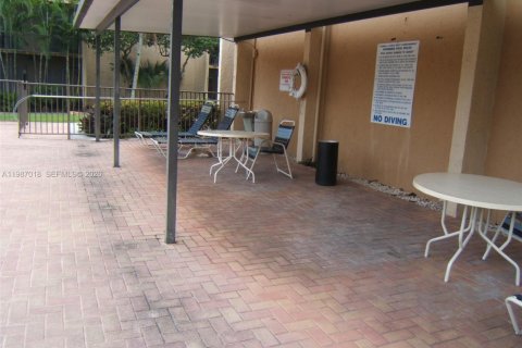 Купить кондоминиум в Майами, Флорида 2 спальни, 91.51м2, № 2049158 - фото 24