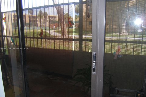 Купить кондоминиум в Майами, Флорида 2 спальни, 91.51м2, № 2049158 - фото 8