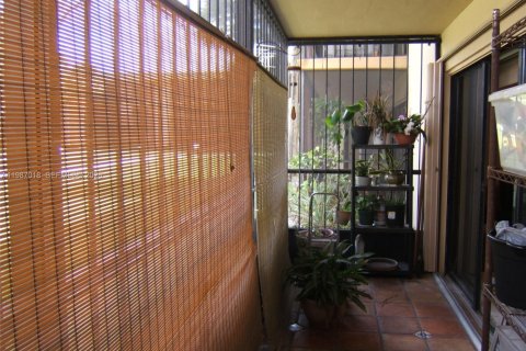 Купить кондоминиум в Майами, Флорида 2 спальни, 91.51м2, № 2049158 - фото 17