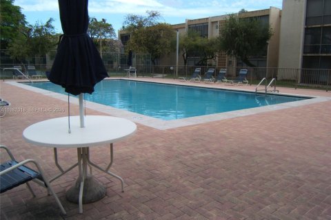 Купить кондоминиум в Майами, Флорида 2 спальни, 91.51м2, № 2049158 - фото 23