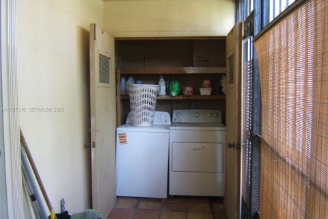 Купить кондоминиум в Майами, Флорида 2 спальни, 91.51м2, № 2049158 - фото 16