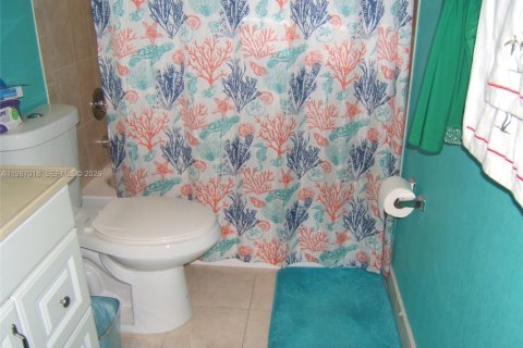 Кондоминиум с 2 спальнями в Майами, Флорида № 2049158