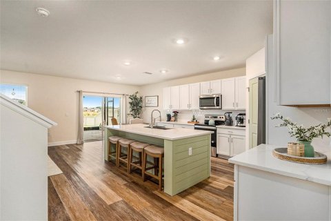 House in Wesley Chapel, Florida 5 bedrooms, 242.01 sq.m. № 1798617 - photo 9