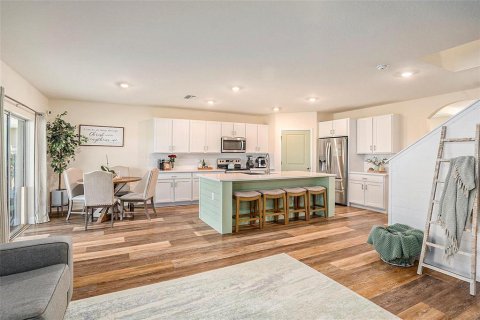 House in Wesley Chapel, Florida 5 bedrooms, 242.01 sq.m. № 1798617 - photo 11