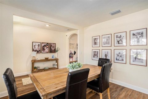 House in Wesley Chapel, Florida 5 bedrooms, 242.01 sq.m. № 1798617 - photo 8