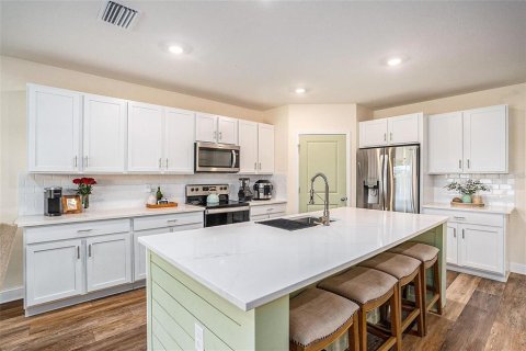 House in Wesley Chapel, Florida 5 bedrooms, 242.01 sq.m. № 1798617 - photo 10