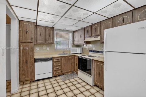 Купить кондоминиум в Дейви, Флорида 2 спальни, 104.61м2, № 2010246 - фото 12