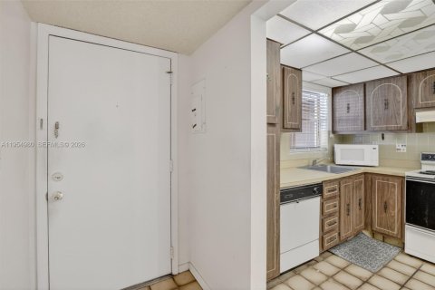 Купить кондоминиум в Дейви, Флорида 2 спальни, 104.61м2, № 2010246 - фото 6