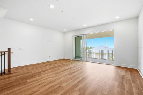 Touwnhouse à louer à Seminole, Floride: 3 chambres, 208.01 m2 № 2419844 - photo 8