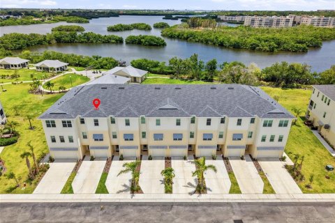 Touwnhouse à louer à Seminole, Floride: 3 chambres, 208.01 m2 № 2419844 - photo 2