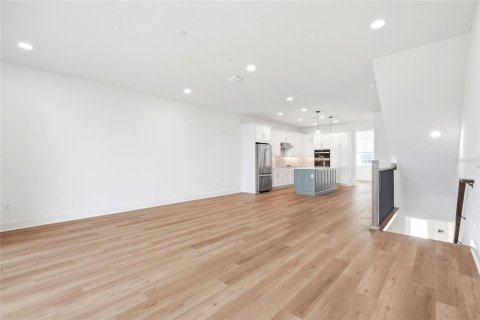 Touwnhouse à louer à Seminole, Floride: 3 chambres, 208.01 m2 № 2419844 - photo 6