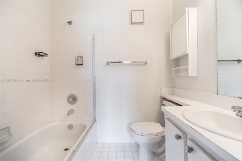 Купить таунхаус в Помпано-Бич, Флорида 2 спальни, 93.65м2, № 1700937 - фото 11