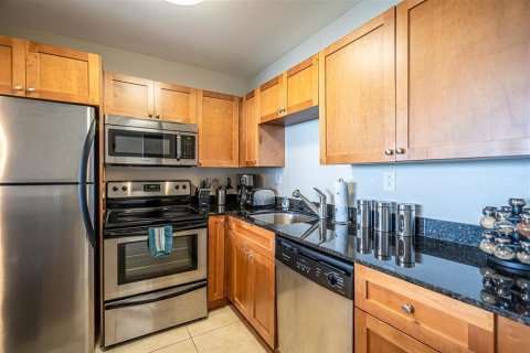 Condo in West Palm Beach, Florida, 1 bedroom № 2178683 - photo 5
