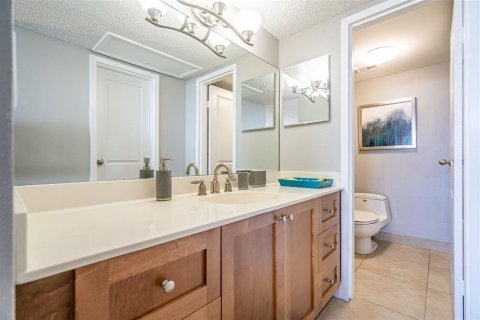 Condo in West Palm Beach, Florida, 1 bedroom № 2178683 - photo 8
