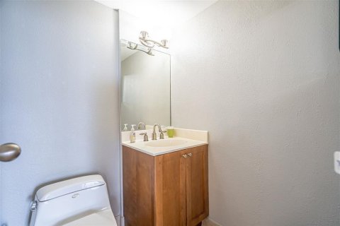 Condo in West Palm Beach, Florida, 1 bedroom № 2178683 - photo 9