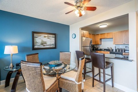 Condo in West Palm Beach, Florida, 1 bedroom № 2178683 - photo 4