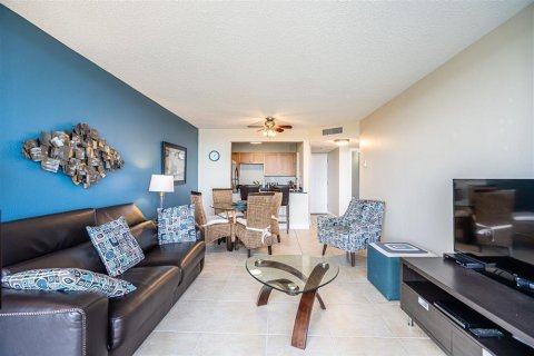 Condo in West Palm Beach, Florida, 1 bedroom № 2178683 - photo 3