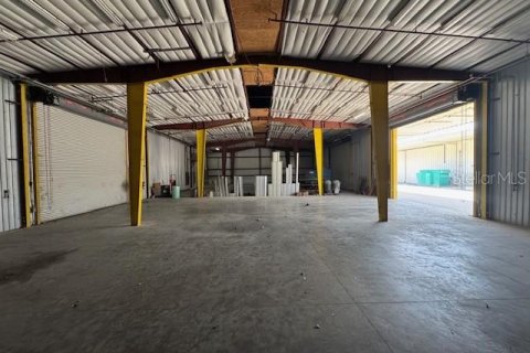 Commercial property in Brooksville, Florida 510.96 sq.m. № 2210844 - photo 3