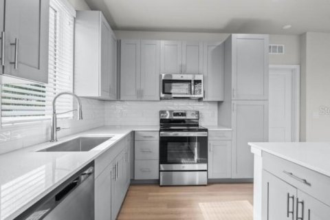 Снять в аренду квартиру в Лейквуд Ранч, Флорида 6 комнат, 81.48м2, № 2209082 - фото 21
