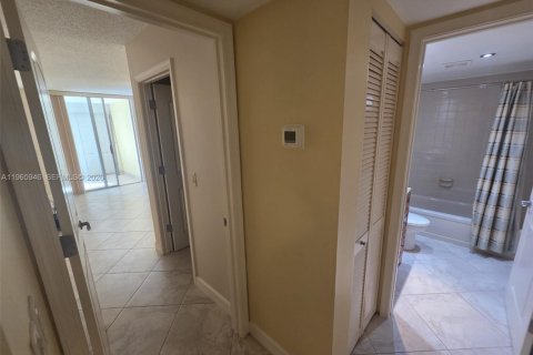 Condominio en venta en Delray Beach, Florida, 1 dormitorio, 84.73 m2 № 2027539 - foto 11