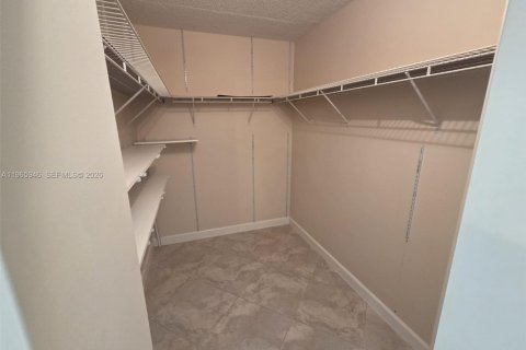 Condominio en venta en Delray Beach, Florida, 1 dormitorio, 84.73 m2 № 2027539 - foto 14