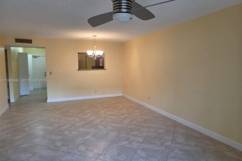 Condominio en venta en Delray Beach, Florida, 1 dormitorio, 84.73 m2 № 2027539 - foto 5