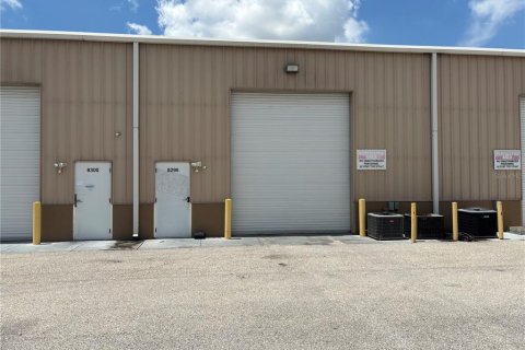Propiedad comercial en alquiler en Sarasota, Florida № 1906368 - foto 2