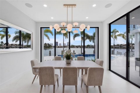 House in Pompano Beach, Florida 5 bedrooms, 578.78 sq.m. № 2392613 - photo 30