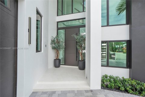 House in Pompano Beach, Florida 5 bedrooms, 578.78 sq.m. № 2392613 - photo 20