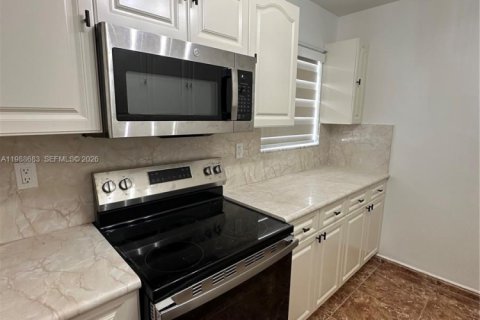 Купить кондоминиум в Хайалиа, Флорида 2 спальни, 95.22м2, № 2051033 - фото 3