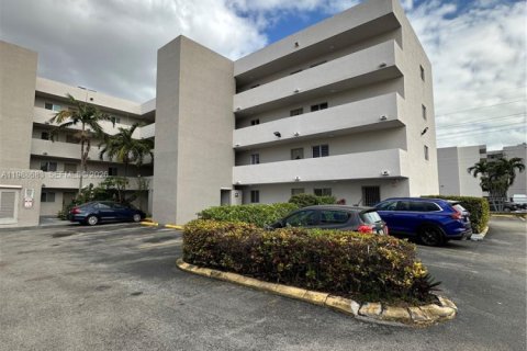 Кондоминиум с 2 спальнями в Хайалиа, Флорида № 2051033