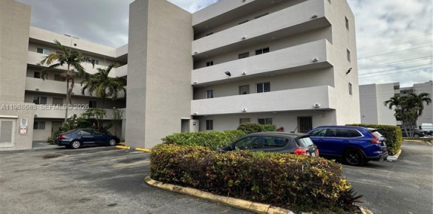 Кондоминиум с 2 спальнями в Хайалиа, Флорида № 2051033