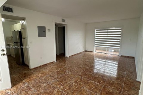 Купить кондоминиум в Хайалиа, Флорида 2 спальни, 95.22м2, № 2051033 - фото 5