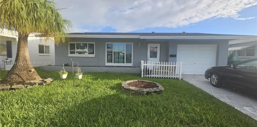 Casa en Tamarac, Florida 2 dormitorios, 96.43 m2 № 1933028