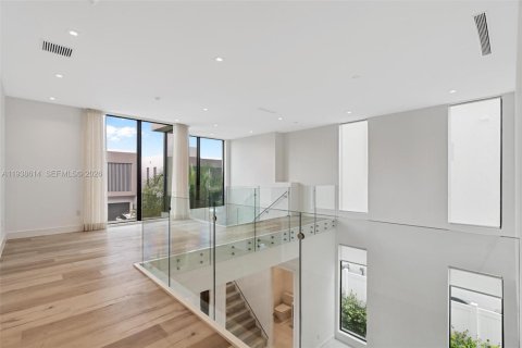 Casa en alquiler en Doral, Florida, 5 dormitorios, 377.83 m2 № 1996311 - foto 14