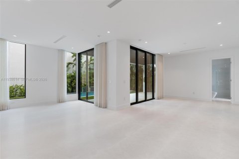 Casa en alquiler en Doral, Florida, 5 dormitorios, 377.83 m2 № 1996311 - foto 9