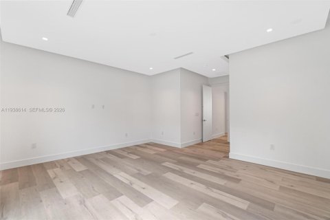 Casa en alquiler en Doral, Florida, 5 dormitorios, 377.83 m2 № 1996311 - foto 16