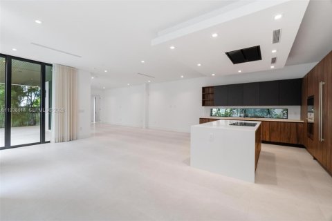 Casa en alquiler en Doral, Florida, 5 dormitorios, 377.83 m2 № 1996311 - foto 8