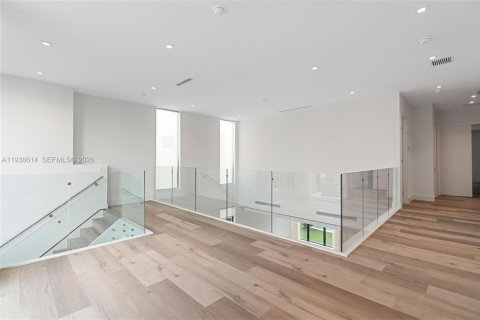 Casa en alquiler en Doral, Florida, 5 dormitorios, 377.83 m2 № 1996311 - foto 13