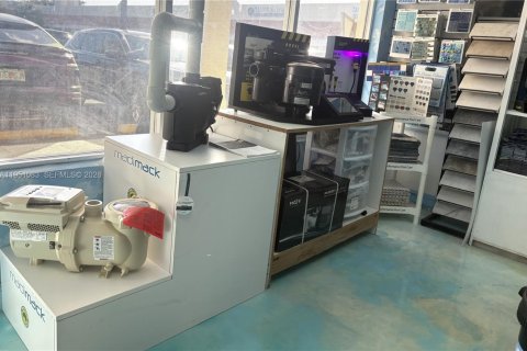 Propiedad comercial en venta en Miami, Florida № 2054783 - foto 5